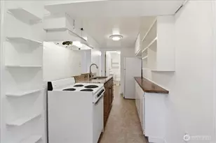 8553 Dayton Ave N, Seattle, WA 98103 - Photo 26