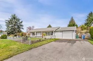 10429 Sandy Beach Dr, Lake Stevens, WA 98258 - Photo 2