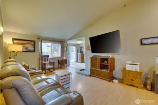 19223 Vista Dr, Arlington, WA 98223 - Photo 2