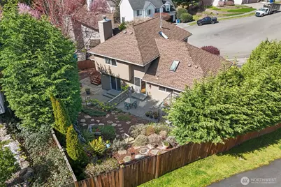 2414 Kennewick Place NE, Renton, WA 98056 - Photo 34