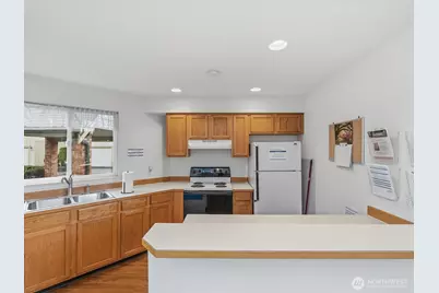 1600 121st Street SE #J104, Everett, WA 98208 - Photo 32