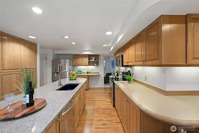 15018 NE 10th Place, Bellevue, WA 98007 - Photo 4