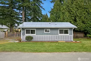 310 W 3rd St, Nooksack, WA 98276 - Photo 4