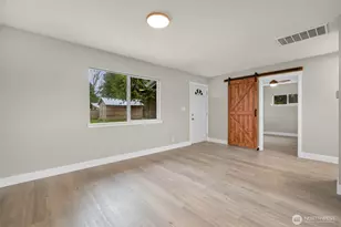 310 W 3rd St, Nooksack, WA 98276 - Photo 8