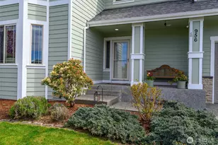 956 Cove View Cir, Oak Harbor, WA 98277 - Photo 4