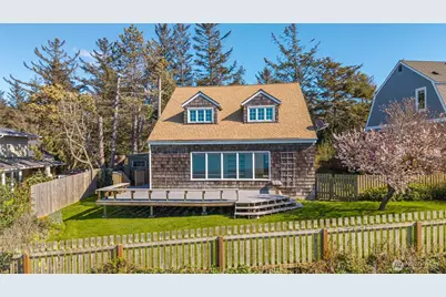 1369 Chatham Lane, Oak Harbor, WA 98277 - Photo 2