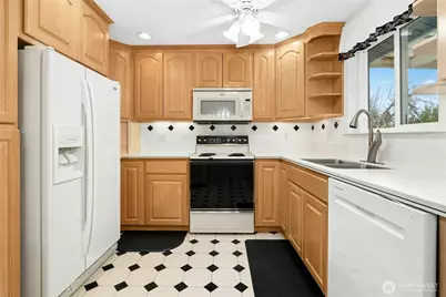 12502 SE 73rd Place, Newcastle, WA 98056 - Photo 12