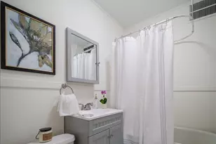 1310 Queen Anne Ave N, Seattle, WA 98109 - Photo 20