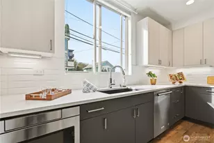 2001 13th Ave W, Seattle, WA 98119 - Photo 8