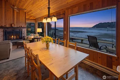 8208 Sandy Hook Drive, Clinton, WA 98236 - Photo 12