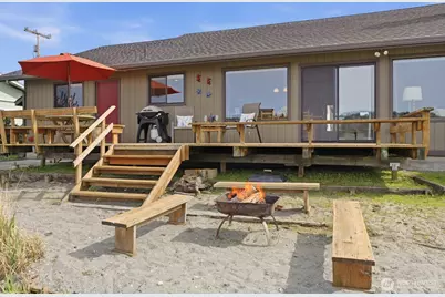 8208 Sandy Hook Drive, Clinton, WA 98236 - Photo 28