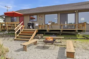 8208 Sandy Hook Dr, Clinton, WA 98236 - Photo 28