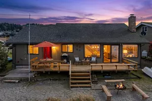 8208 Sandy Hook Dr, Clinton, WA 98236 - Photo 2