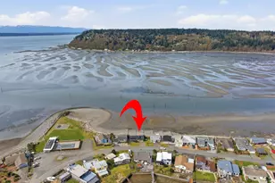 8208 Sandy Hook Dr, Clinton, WA 98236 - Photo 32