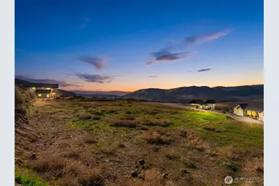 345 S Partridge Lane, East Wenatchee, WA 98802 - Photo 1