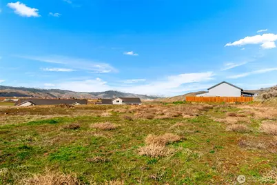 345 S Partridge Lane, East Wenatchee, WA 98802 - Photo 8