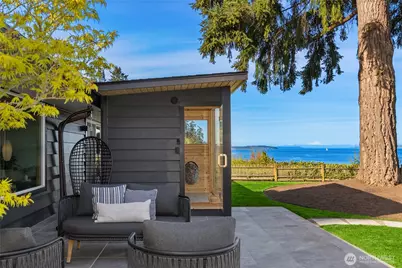 11676 Sunrise Drive, Bainbridge Island, WA 98110 - Photo 12