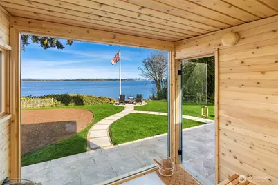 11676 Sunrise Drive, Bainbridge Island, WA 98110 - Photo 14