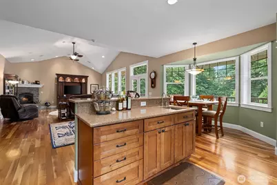 6205 139th Lane SW, Rochester, WA 98579 - Photo 8
