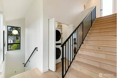 7421 Bagley Avenue N, Seattle, WA 98103 - Photo 16