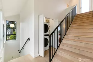 7421 Bagley Ave N, Seattle, WA 98103 - Photo 16