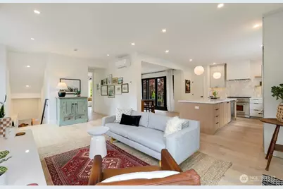 7421 Bagley Avenue N, Seattle, WA 98103 - Photo 14