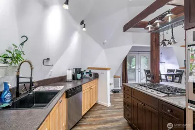 9203 Kootenai Drive, Anderson Island, WA 98303 - Photo 12