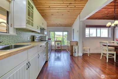 675 Sylvia Drive, Point Roberts, WA 98281 - Photo 10