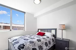 321 W Olympic Pl, Seattle, WA 98119 - Photo 16