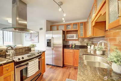 11058 NE 33rd Place #D6, Bellevue, WA 98004 - Photo 10