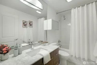 11058 NE 33rd Place #D6, Bellevue, WA 98004 - Photo 16