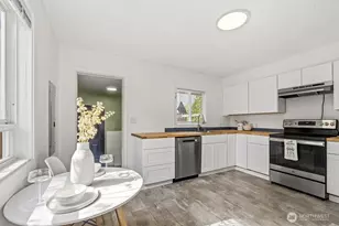 720 9th St SW, Puyallup, WA 98371 - Photo 8