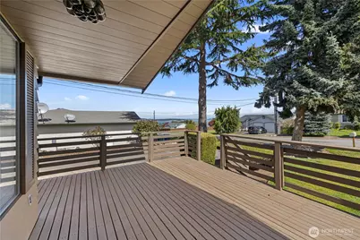 1874 Edgewood Drive, Camano Island, WA 98282 - Photo 4