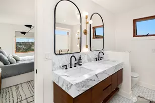 2507 27th Ave W, Seattle, WA 98199 - Photo 22