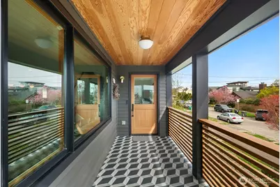2507 27th Avenue W, Seattle, WA 98199 - Photo 2