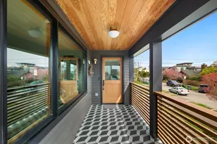 2507 27th Ave W, Seattle, WA 98199 - Photo 2