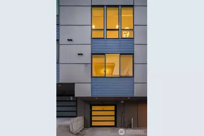 1122 5th Avenue N, Seattle, WA 98109 - Photo 2