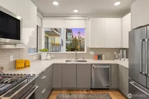 1122 5th Ave N, Seattle, WA 98109 - Photo 24