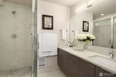 1122 5th Avenue N, Seattle, WA 98109 - Photo 10