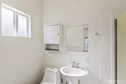 913 24th Avenue E, Seattle, WA 98112 - Photo 20