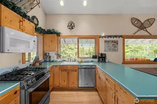 2290 Riffle Dr, Leavenworth, WA 98826 - Photo 10