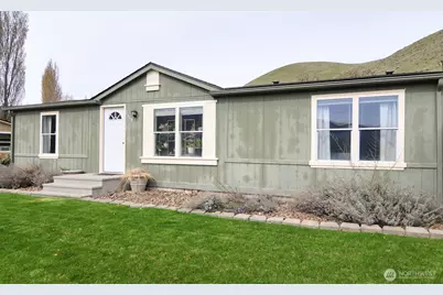 1698 Sunset Drive, Wenatchee, WA 98801 - Photo 1