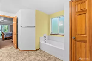 70 E Capital Peak Dr, Shelton, WA 98584 - Photo 14