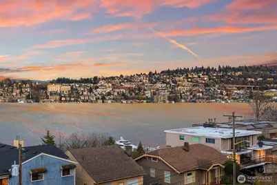 2565 Dexter Ave N #401, Seattle, WA 98109 - Photo 8