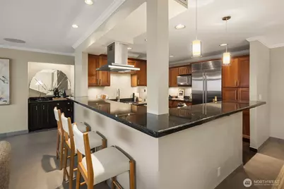 2565 Dexter Ave N #401, Seattle, WA 98109 - Photo 14