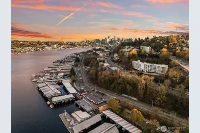 2565 Dexter Ave N #401, Seattle, WA 98109 - Photo 2