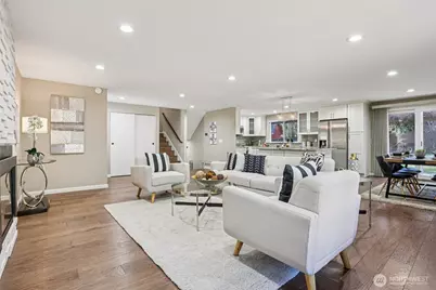 9207 120th Avenue SE, Newcastle, WA 98056 - Photo 4