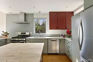3203 E James St, Seattle, WA 98122 - Photo 6