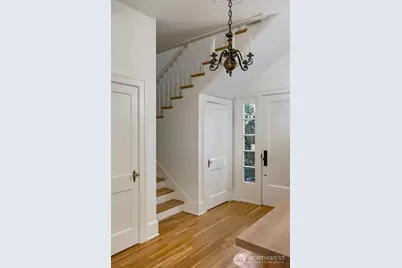 624 35th Avenue, Seattle, WA 98122 - Photo 4