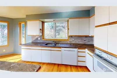 17290 Soundview Road, Mount Vernon, WA 98274 - Photo 14